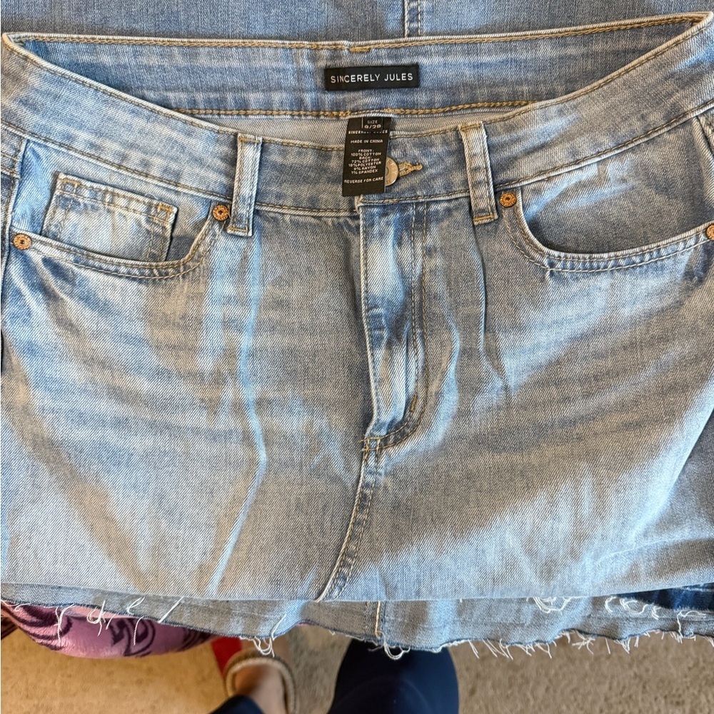 Stylish Blue Denim Women's Jeans - Picture 3 of 4